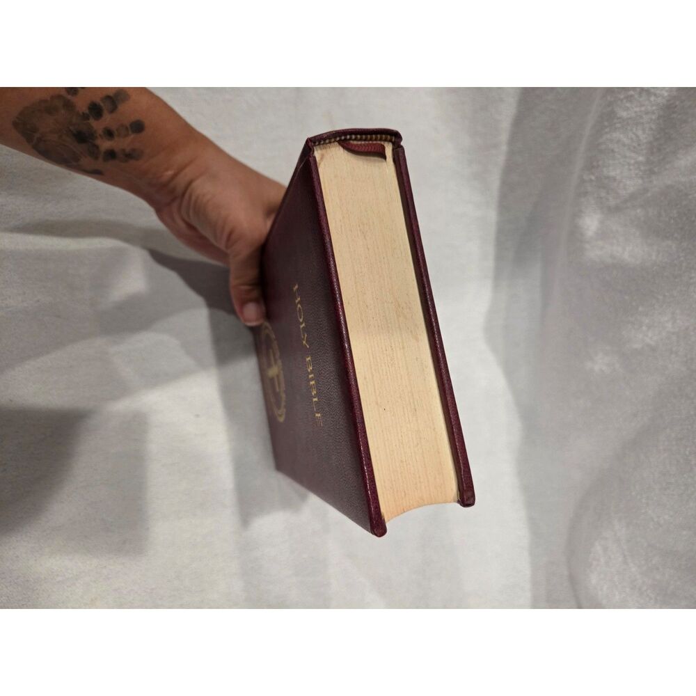 Berea College Beekman Award Bible 1984 NIV Burgundy International Bible Society - Picture 4 of 10